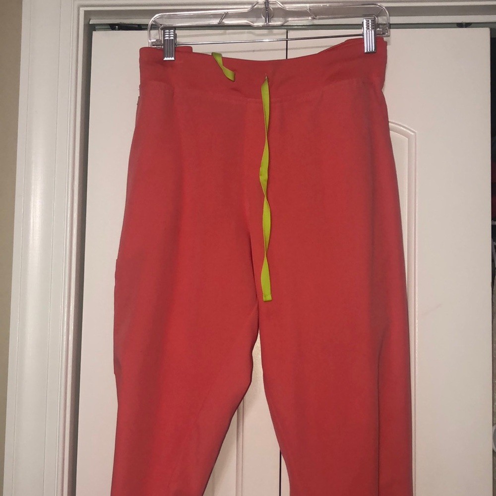 Figs Zamora Joggers discontinued color Hot Coral size XXL Regular..Like New.